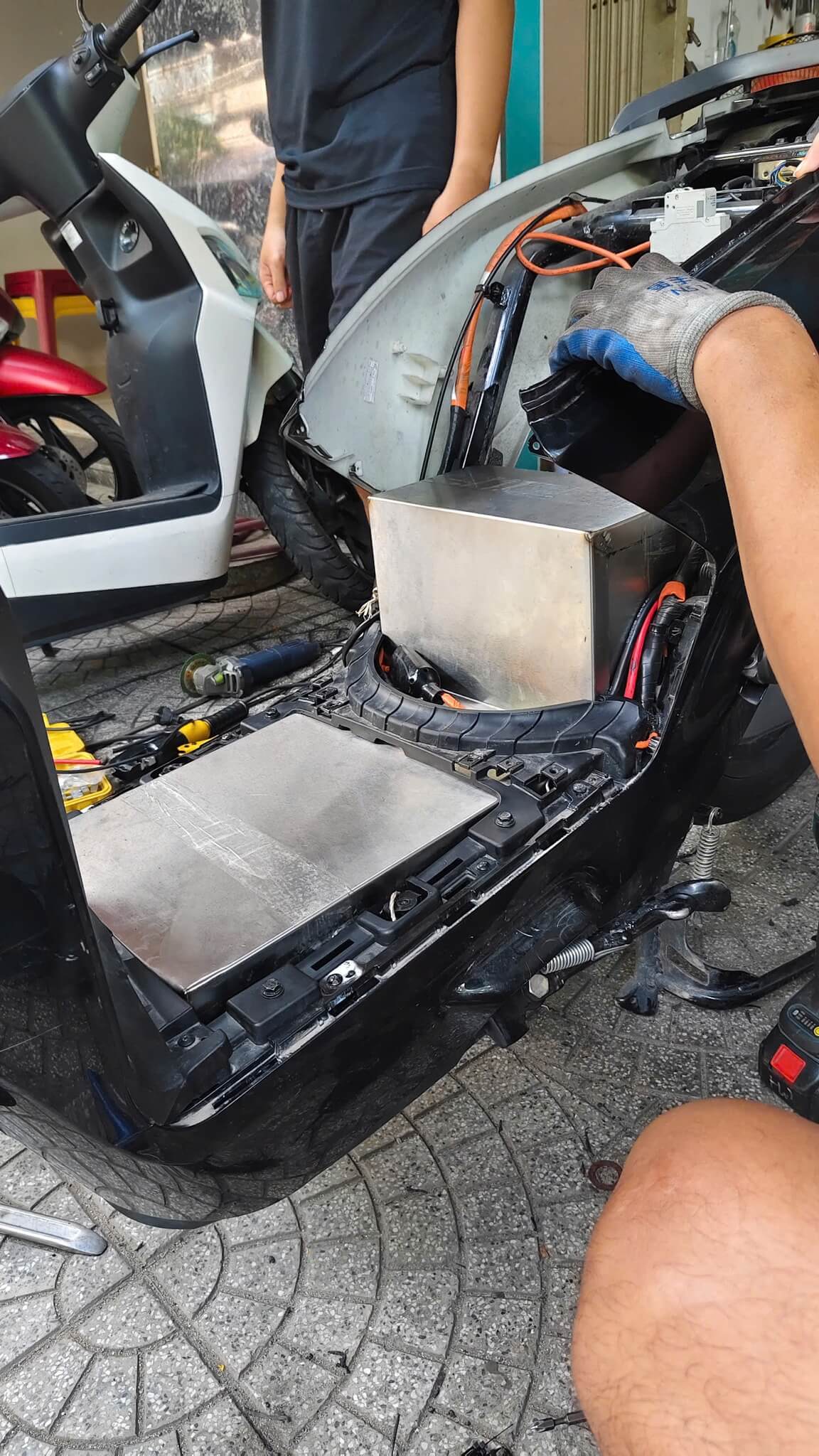 Pin 72V100Ah cho xe máy điện Yadea V002